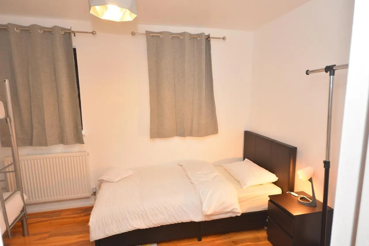 Apartment Newly Refurbished 3 Bedroom House London United Kingdom