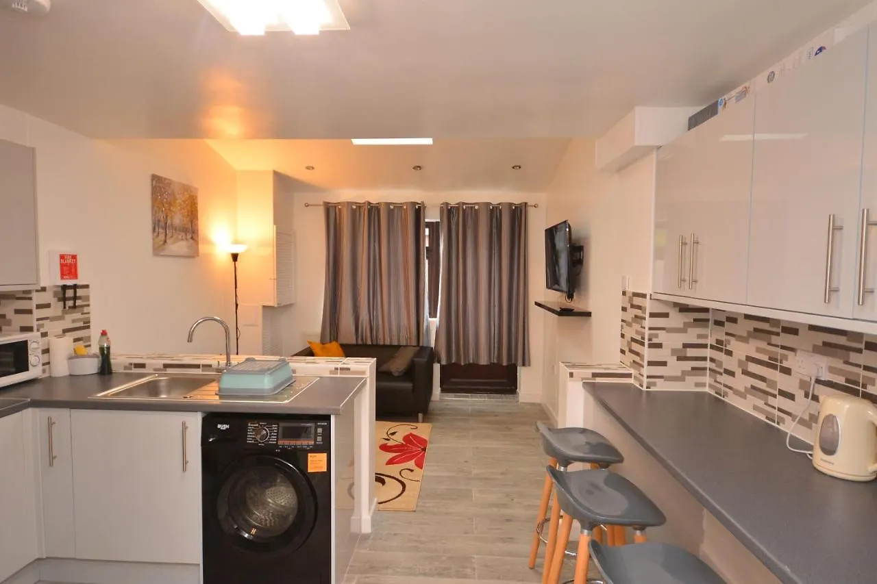 Apartment Newly Refurbished 3 Bedroom House London United Kingdom